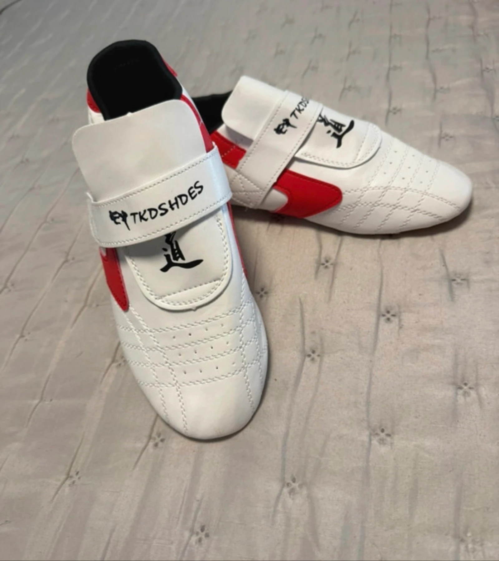 Zapatillas / Pisotones de Taekwondo / Artes Marciales - Blanco y Rojo – photo 2